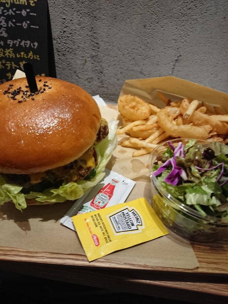 ドラゴンバーガー 鎌倉店