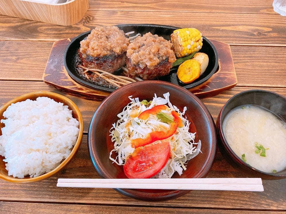 ハンバーグのヒルデン