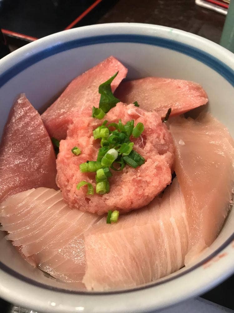 北かつ まぐろ屋 海の市店