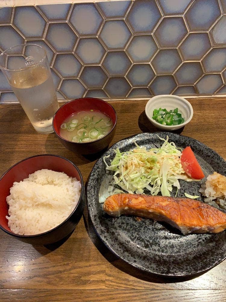 串カツ 鉄板酒場 まこっちゃん