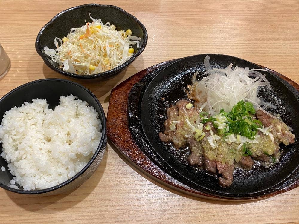 鉄板ステーキ ろく丘 フジグラン緑井店