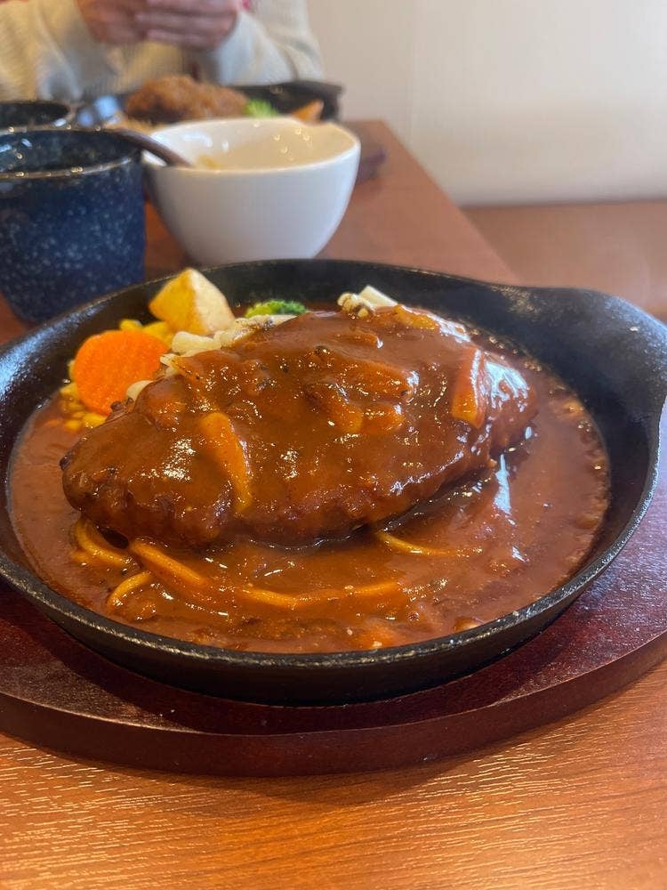 手作りハンバーグ くれよん 北方店