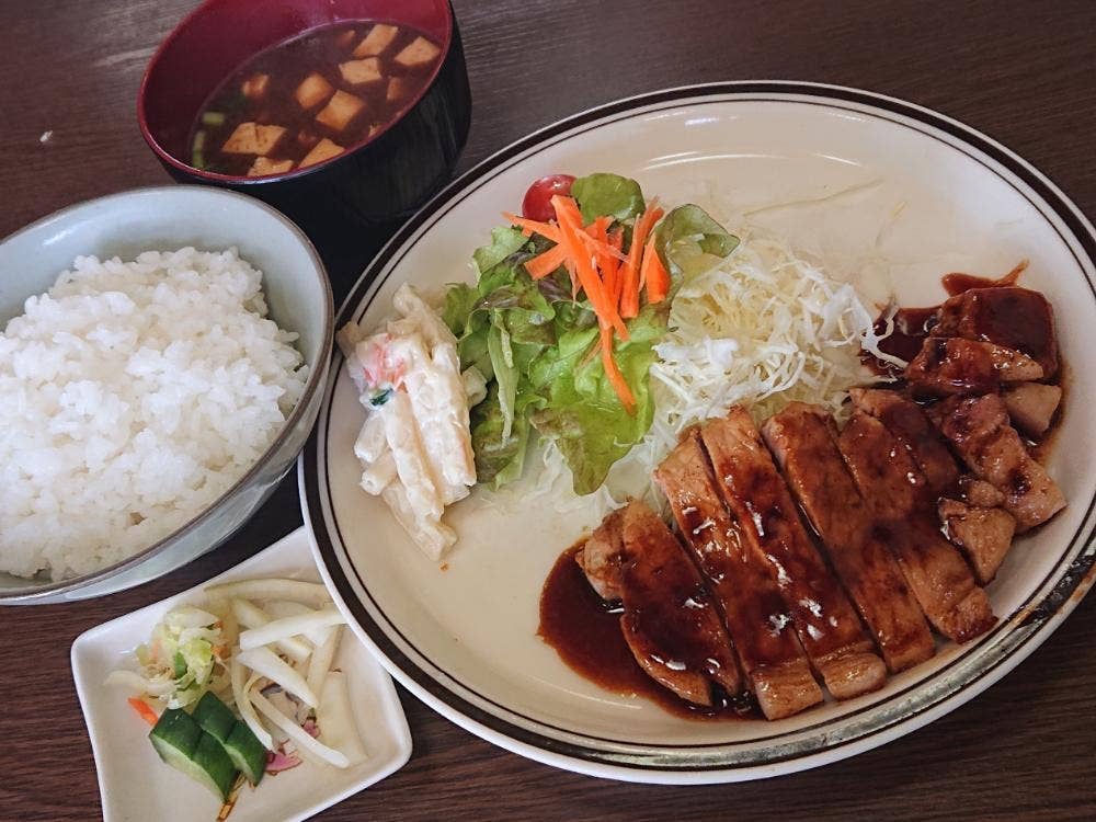やまに食堂
