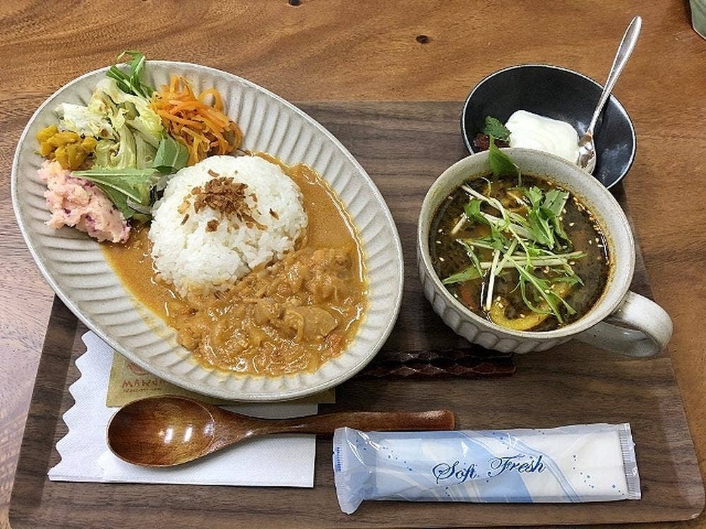 スパイスカレーとスムージーのお店 MANJA