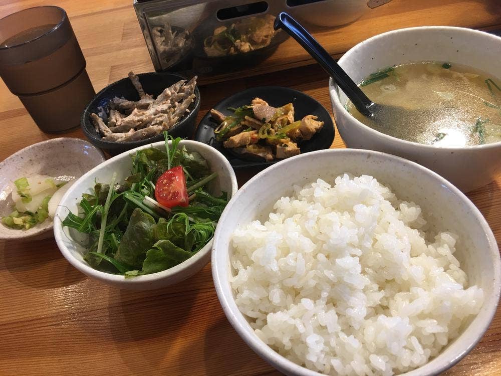 とりやきサントリ食堂