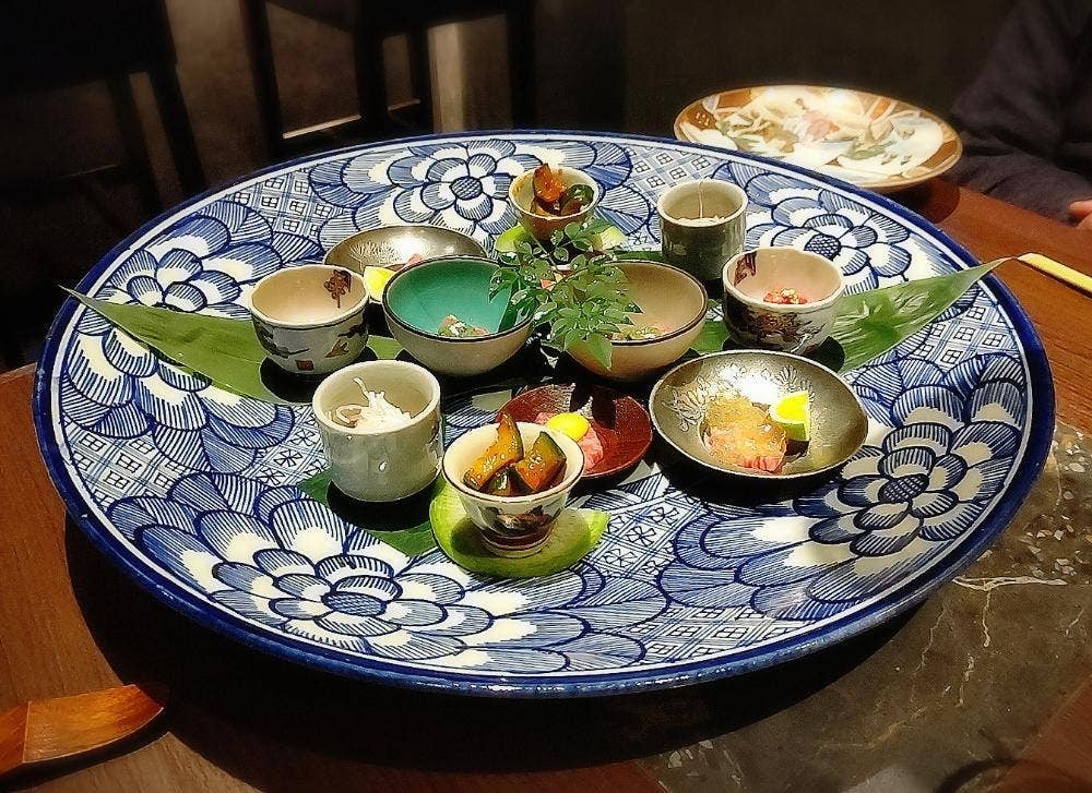 雄三郎 隣