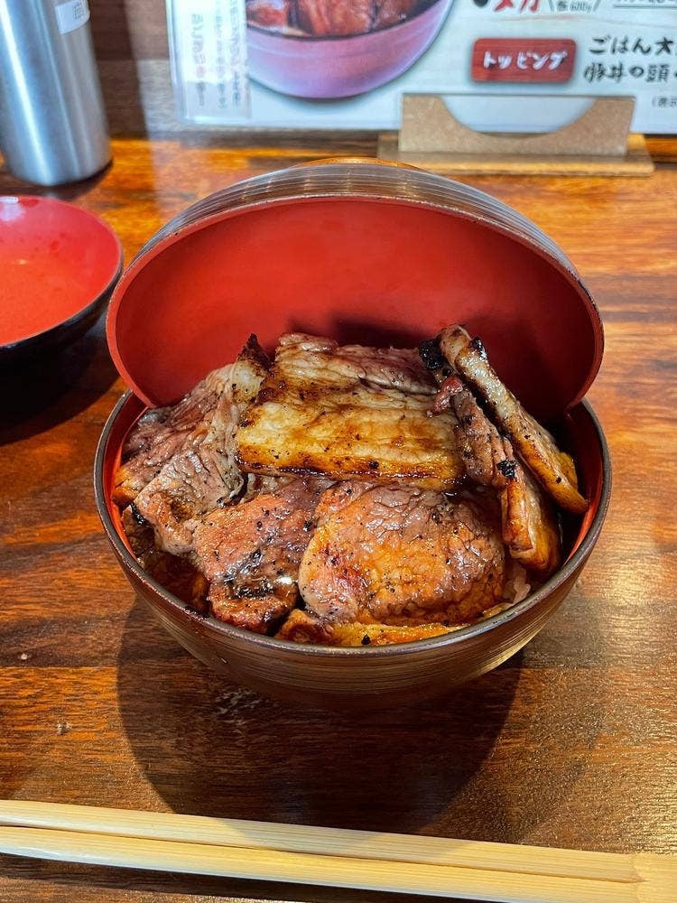 十勝帯広豚丼と博多串焼きのお店 1/8ピース