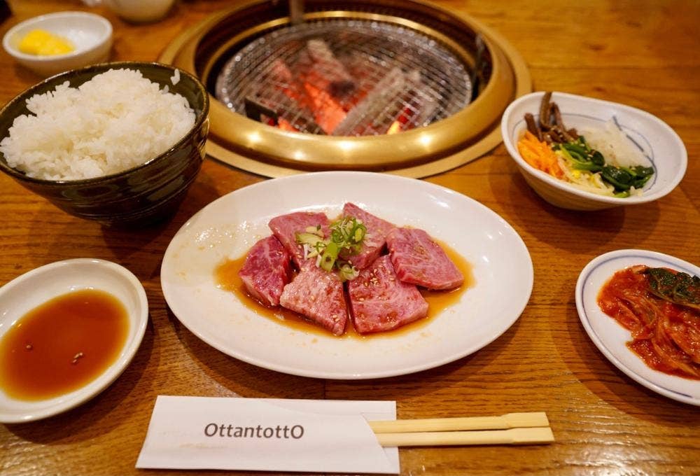炭火焼肉 OttantottO