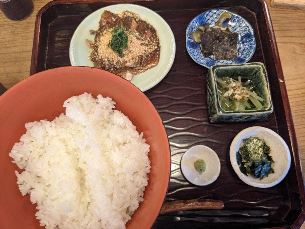 番屋 燁