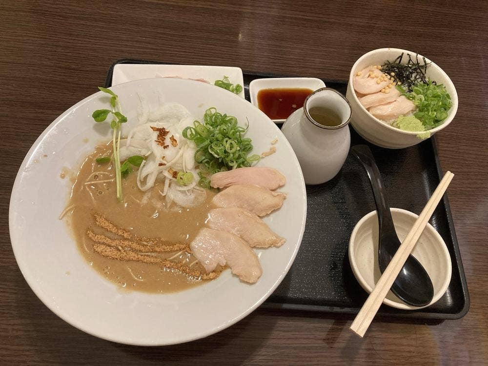 尾道 鶏そば 本店