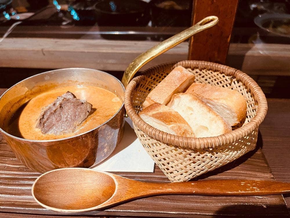 うしのほね 本店