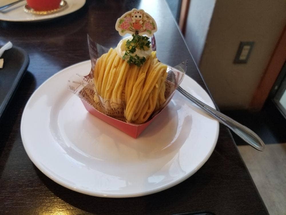 Mafche Dessert UN PETIT PEU パルティフジ衣山店