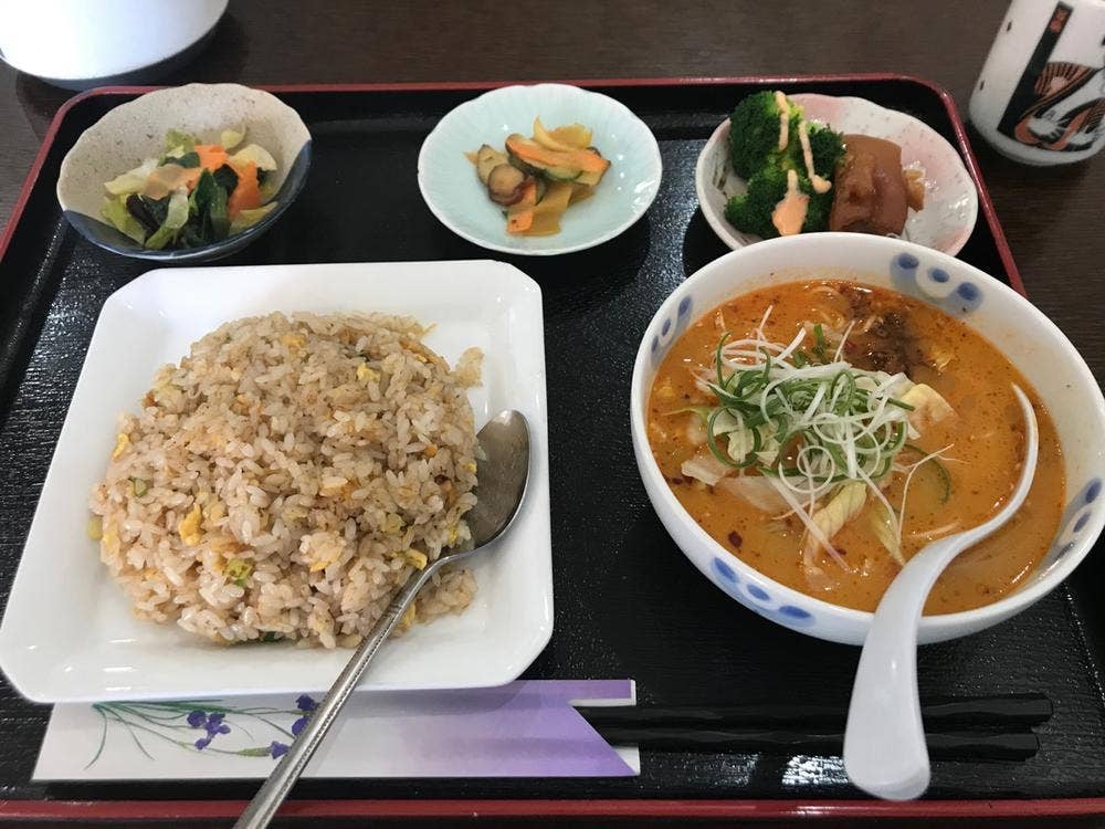 華郷餃子