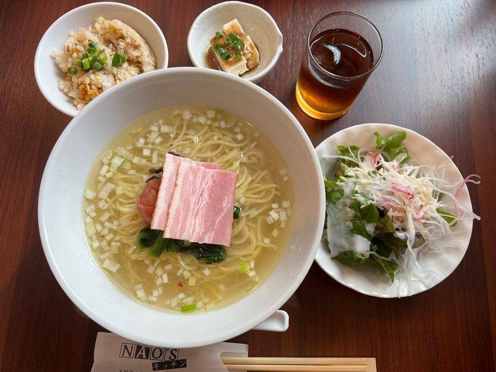 Naos Kitchen