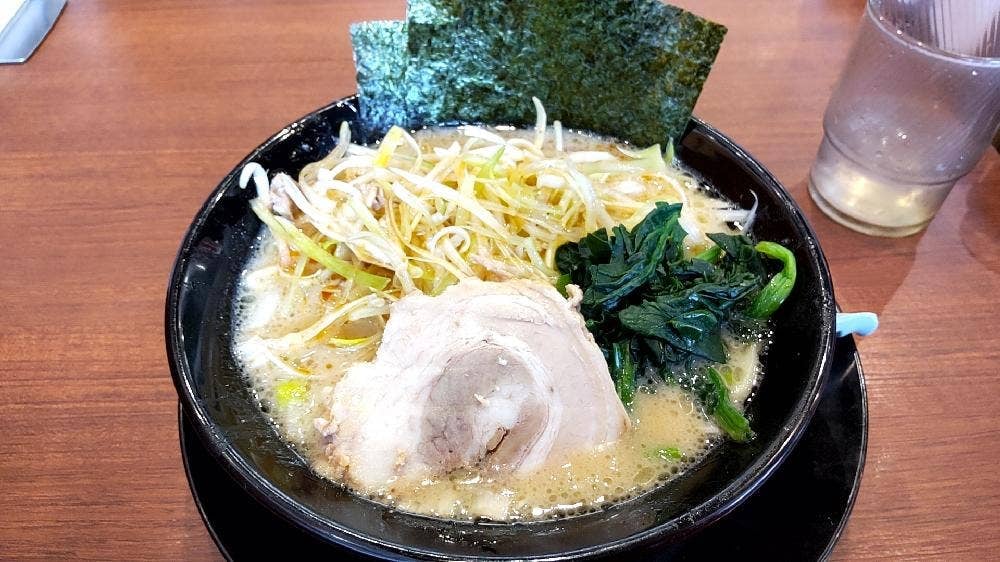 横浜家系ラーメン 鶴乃家 広島緑井店