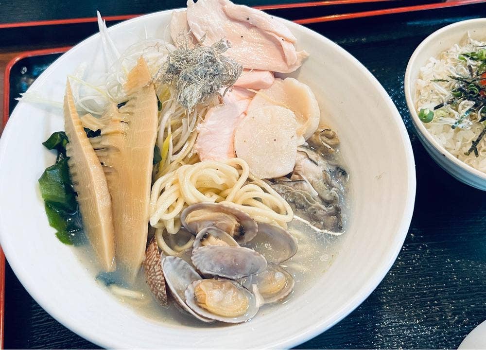 肉と小料理の酒場 はなれ