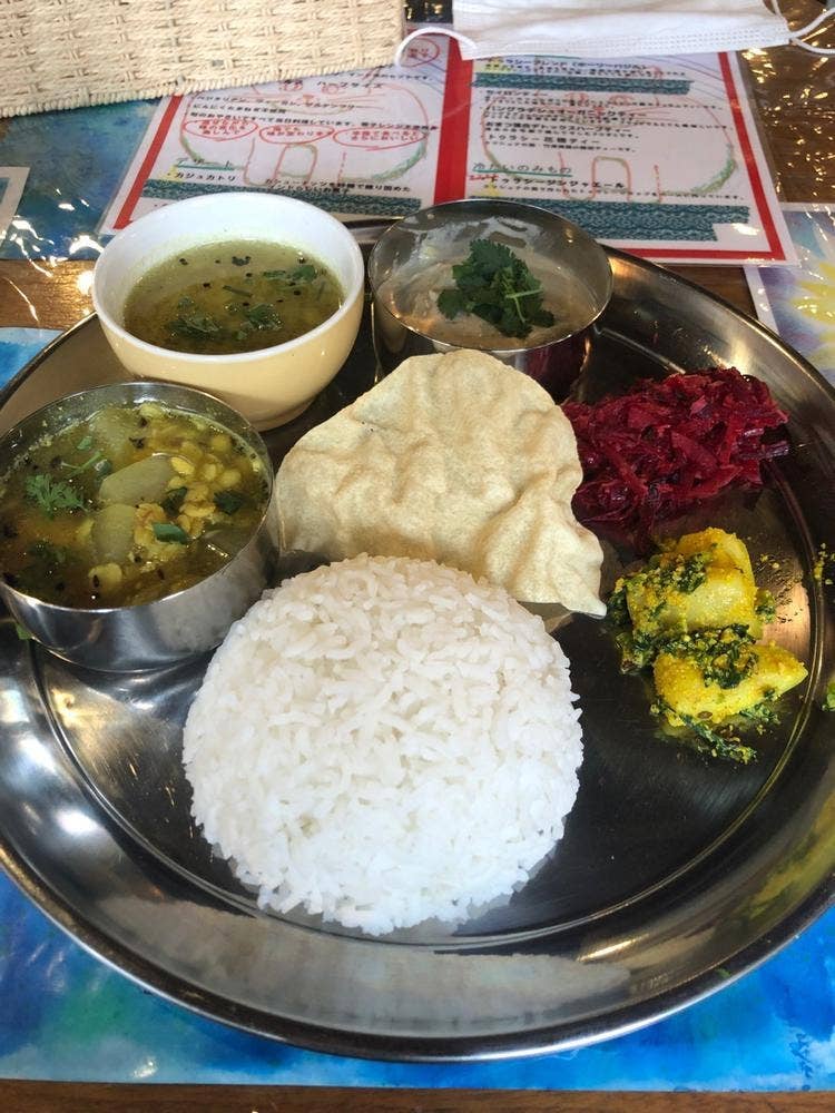 プールナ食堂