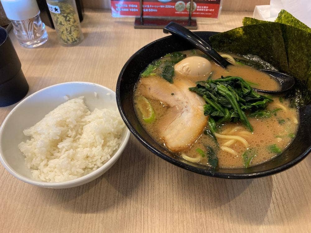 横浜家系ラーメン 銀家 大和店