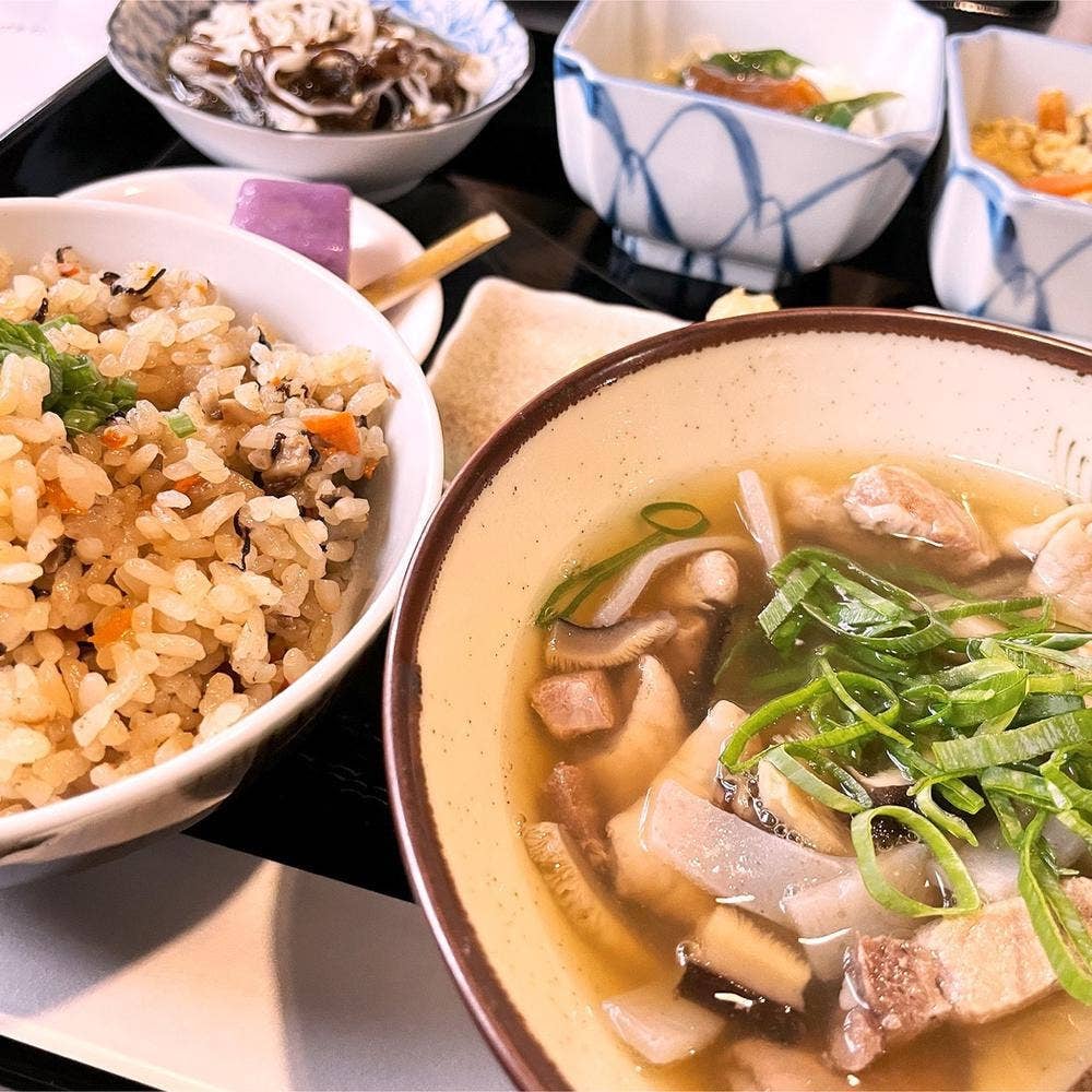 古民家食堂 てぃーらぶい