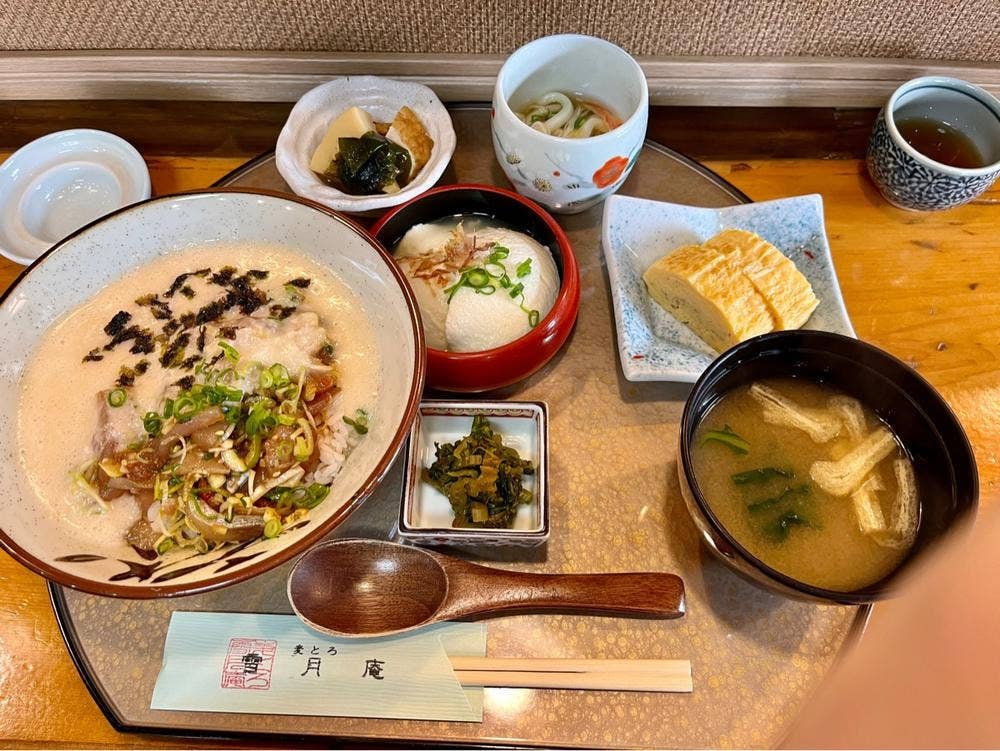 麦とろ 雪月庵