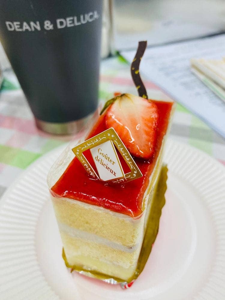 白バラ洋菓子店 サンエー石川シティ店