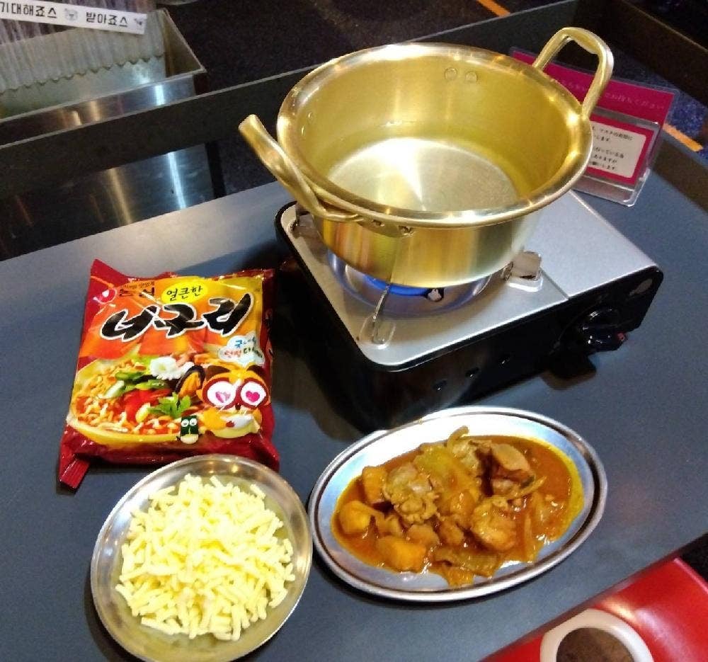 韓国ラーメン居酒屋 肉ポチャ 梅田店