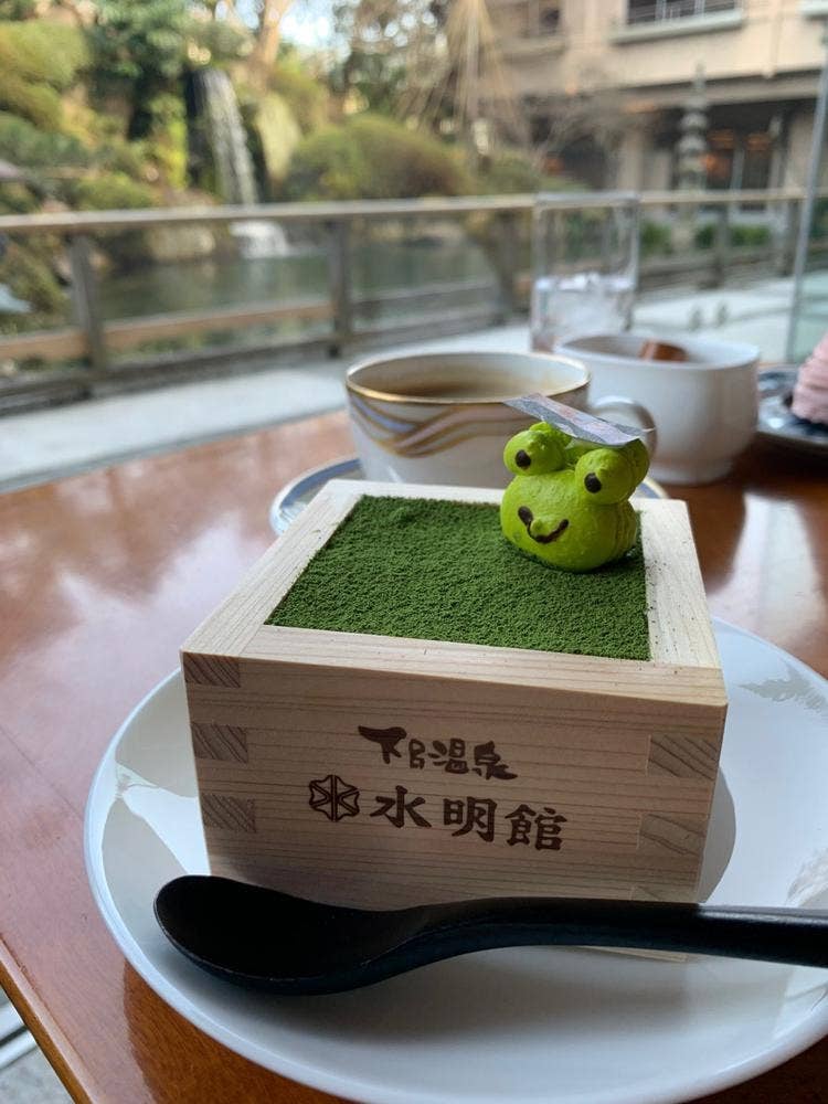ロビーラウンジ エビアン 下呂温泉水明館