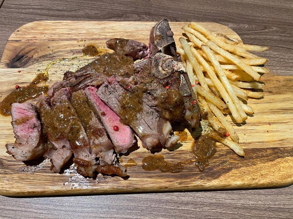 Bistro Quatre