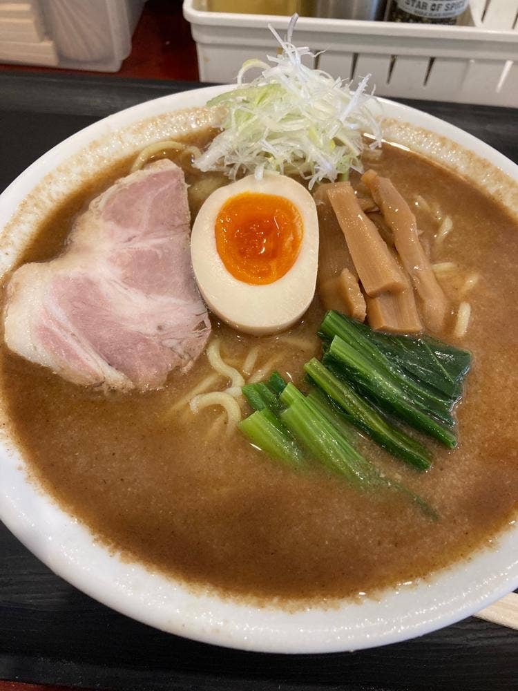モモヤ