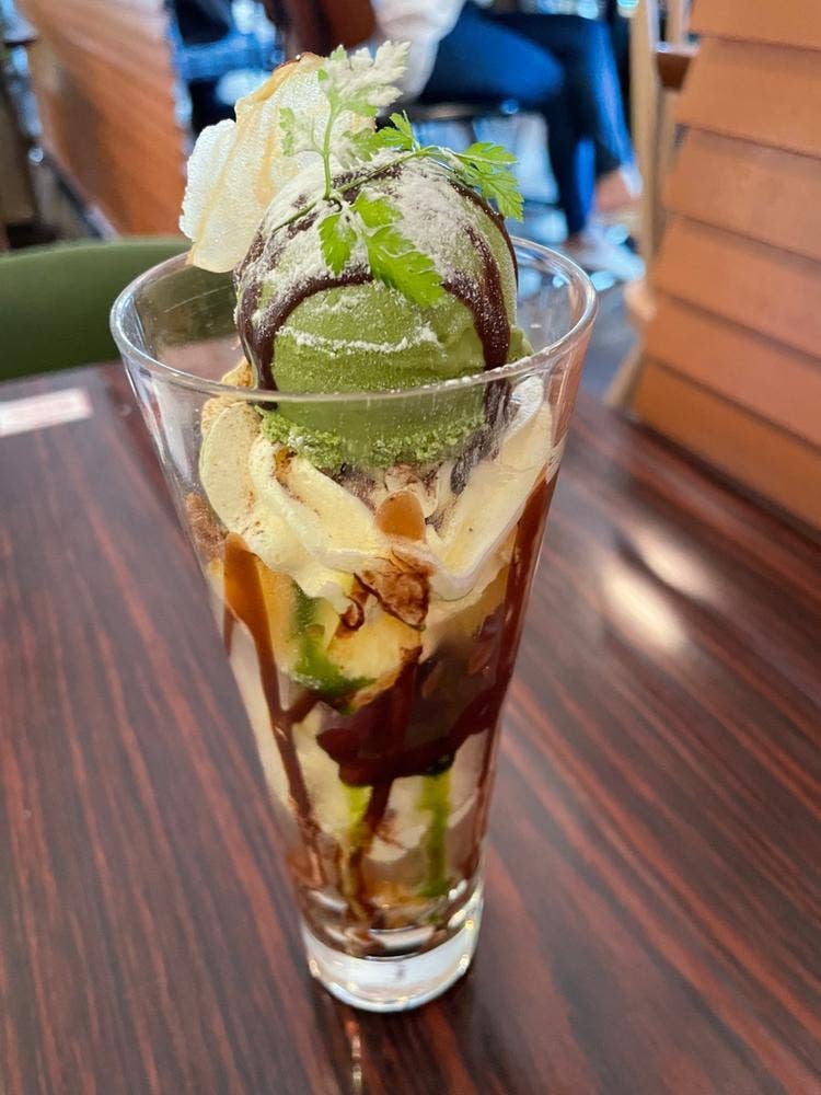 SNOWEE CAFE