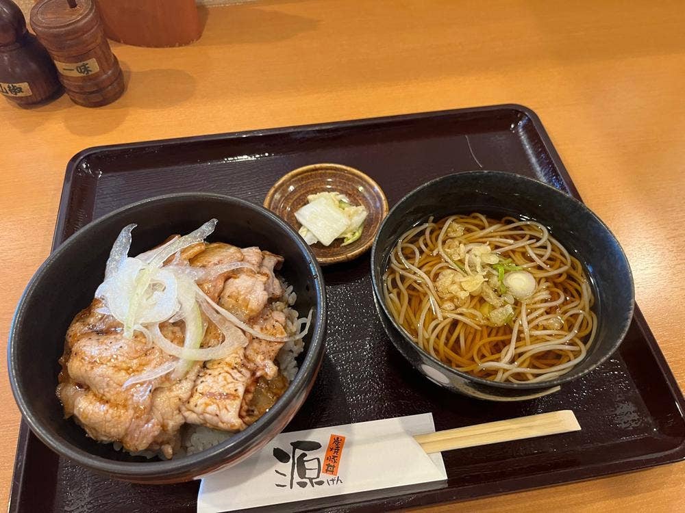 炭焼豚丼 源