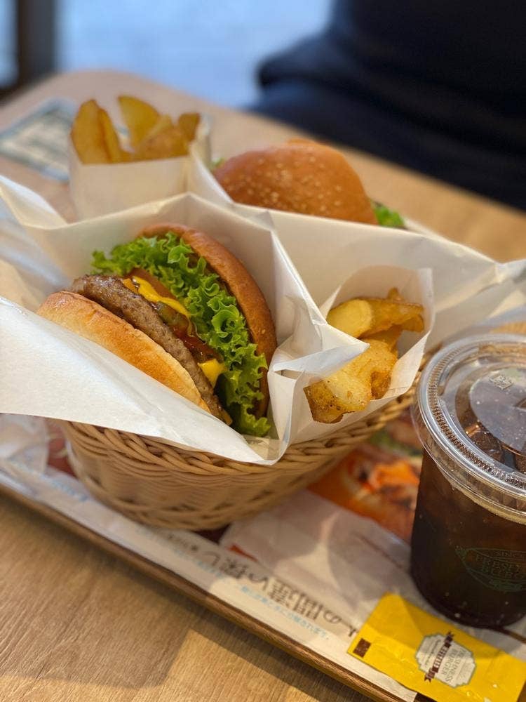 フレッシュネスバーガー アリオ八尾店
