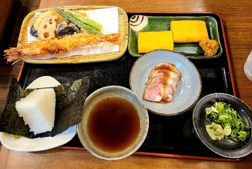 山がや