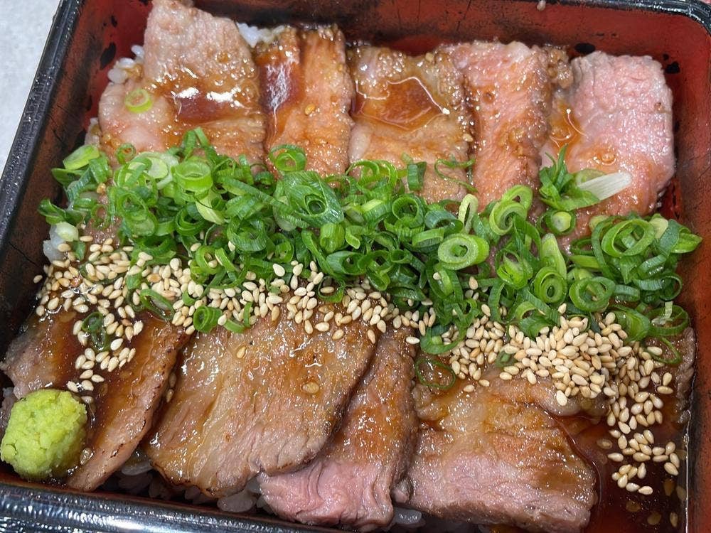 米の上で肉おどる 旨い米と焼肉重 ミツボシ ららぽーと福岡店
