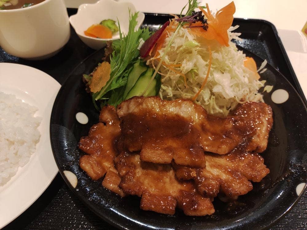 お肉料理の小さなレストラン にく祥