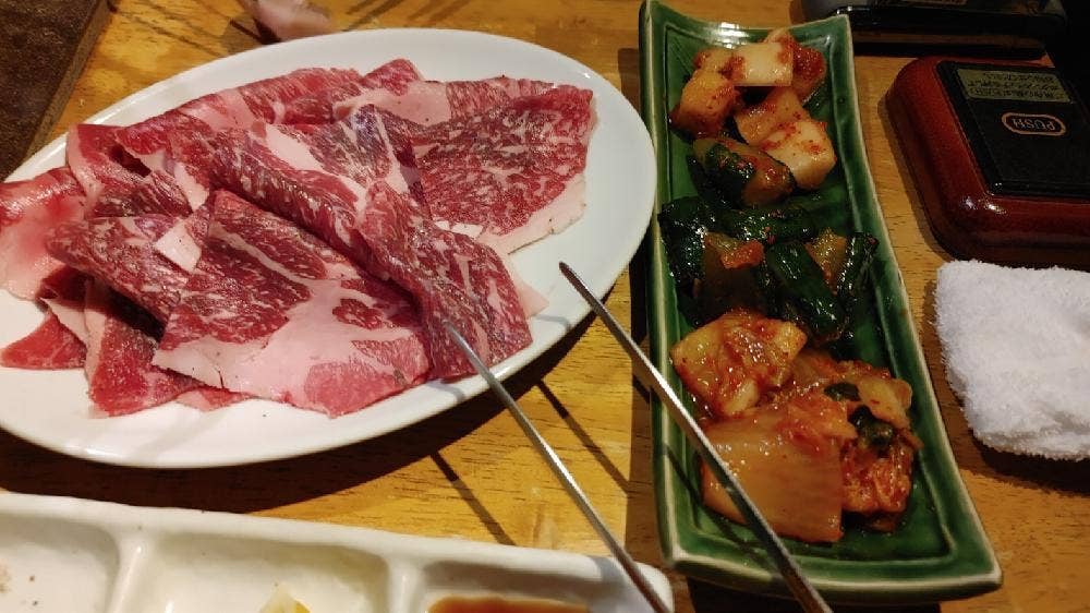 ホルモン焼肉 ぶち 並木店