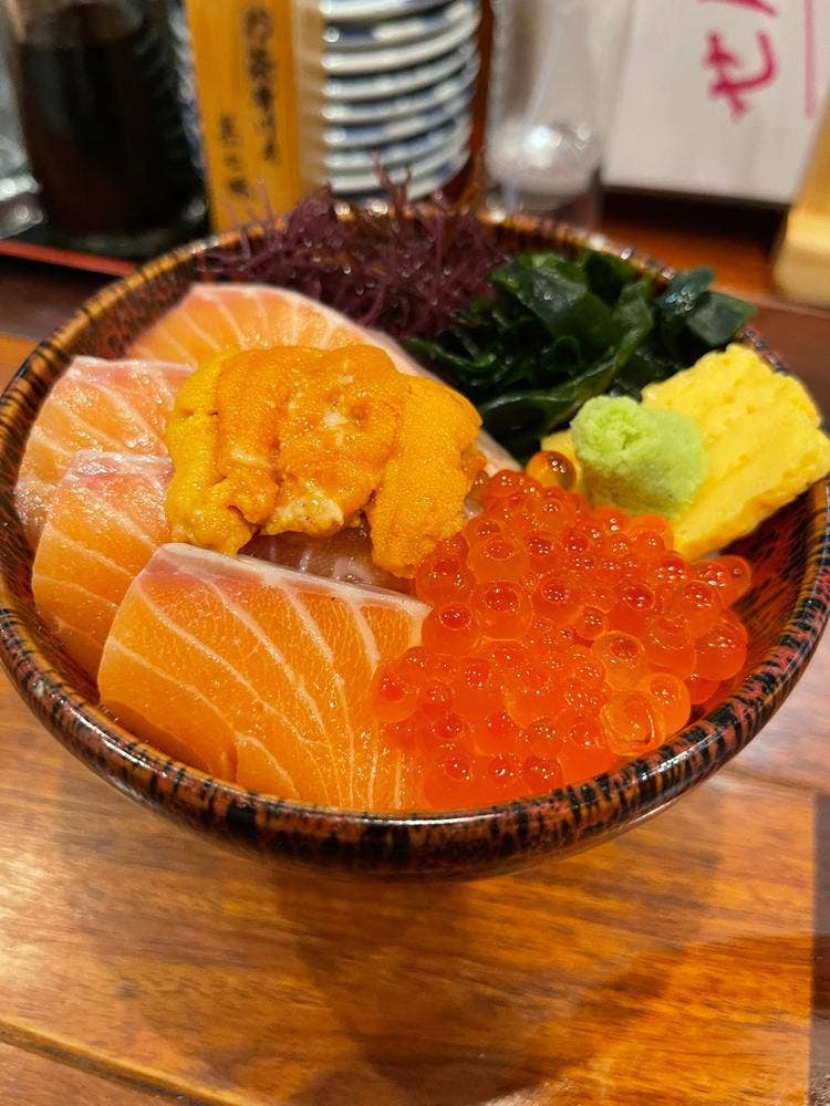 いくら丼 波の 渋谷東店