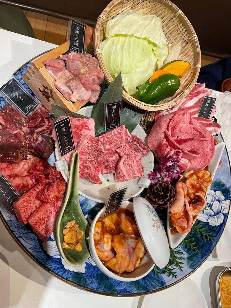 焼肉Dining 春夏秋冬 萩原店