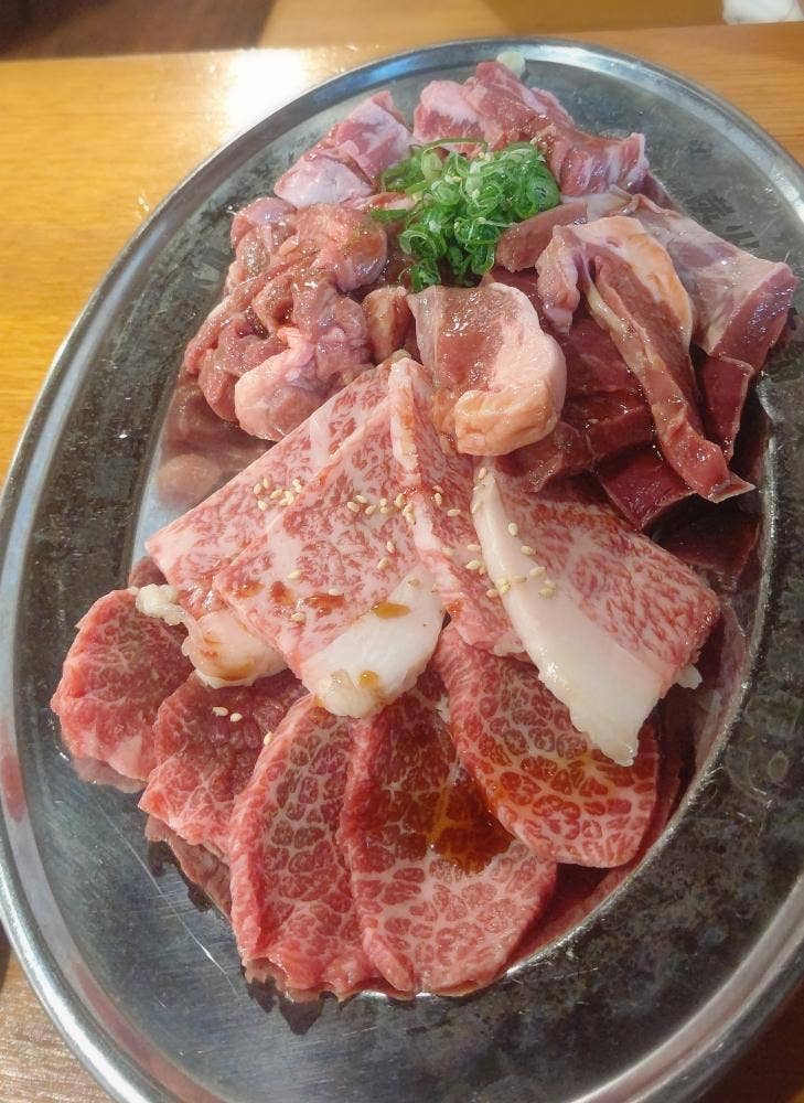 スーパーホルモン 姫原店