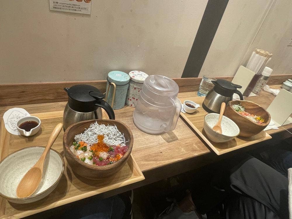 こめらく お茶漬けと、いろどり唐揚げ。