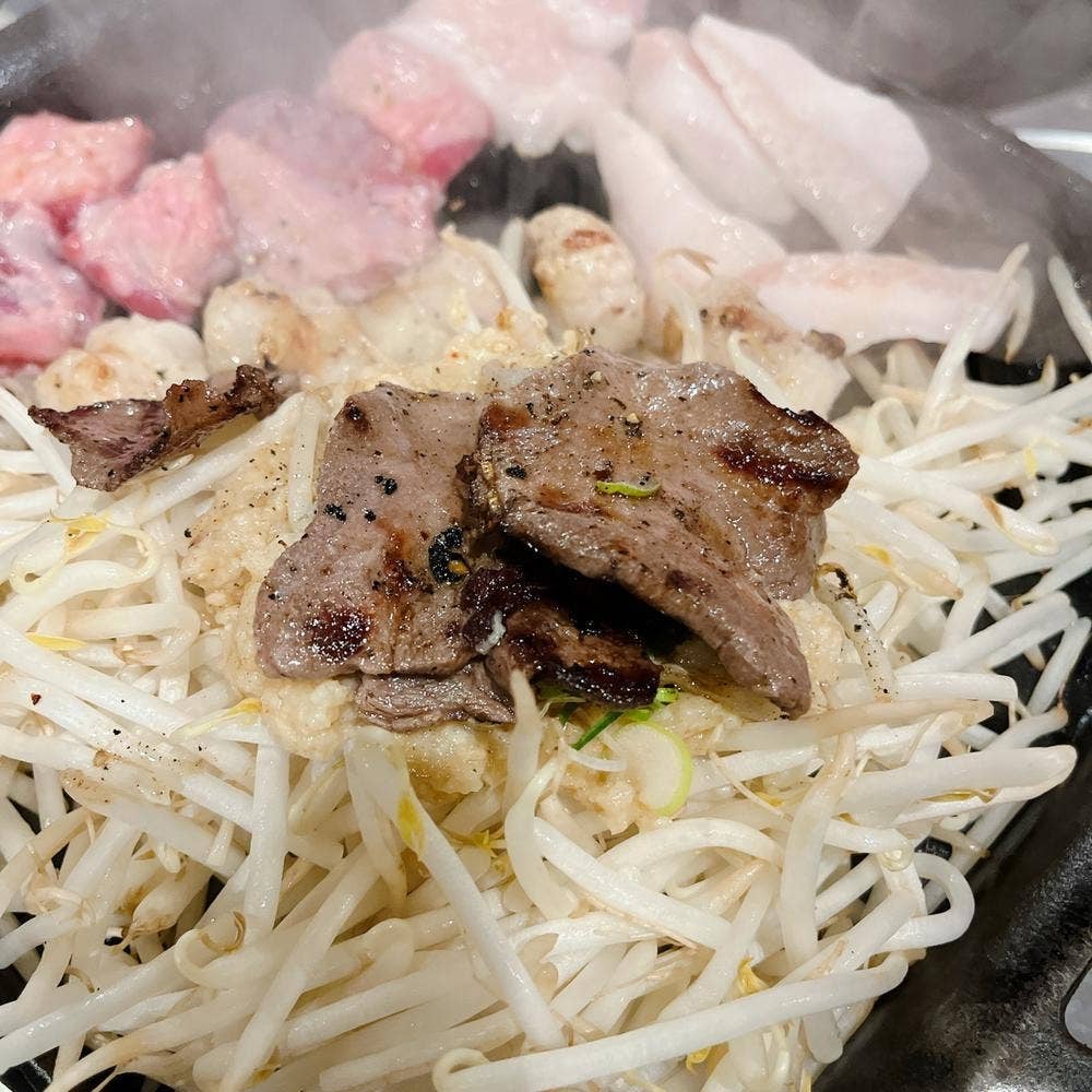 焼肉 ホルモン 坂上 裏なんば店