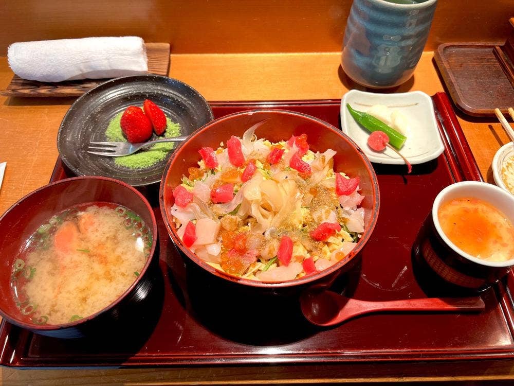 すし屋の芳国