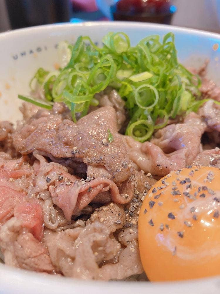 うなぎ牛めし さん助