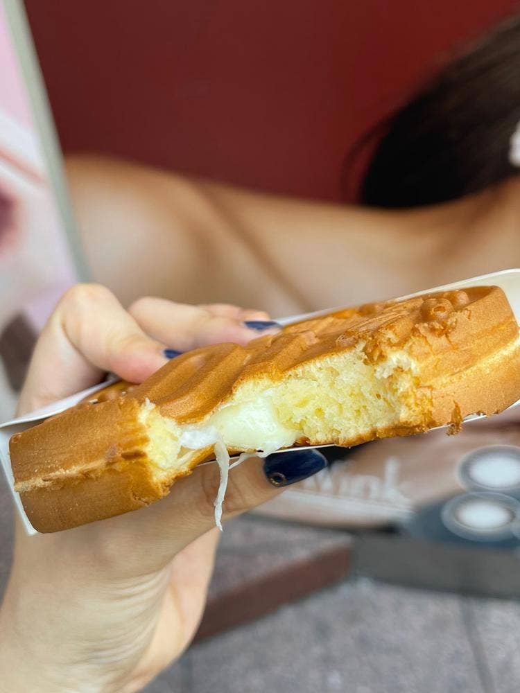 大王チーズ10円パン MEGAドン・キホーテ 渋谷本店内