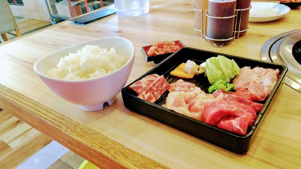 肉のサトウ商店 江崎本店