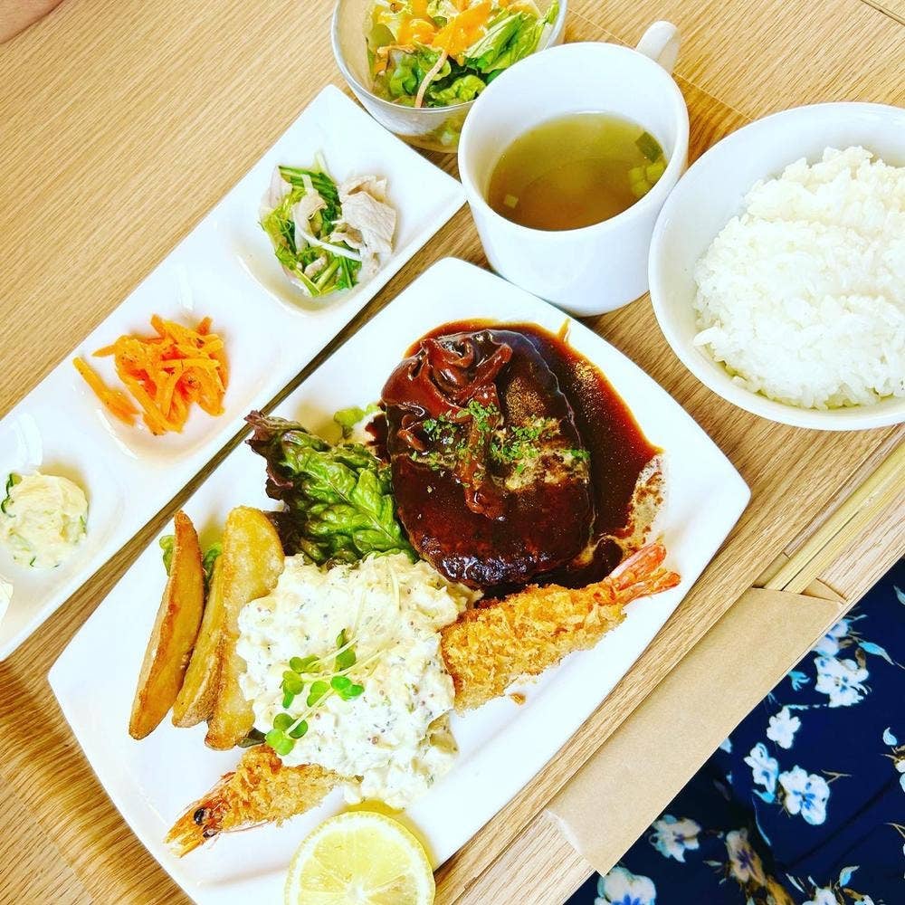 GARDEN CAFE