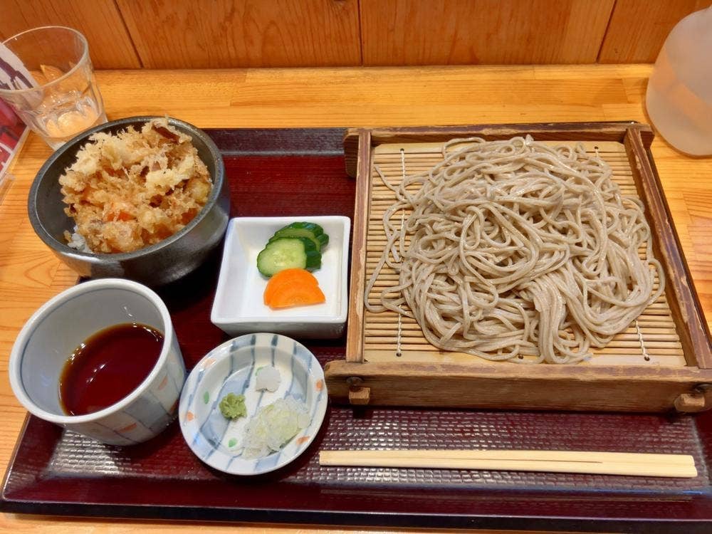 根津一朶そば