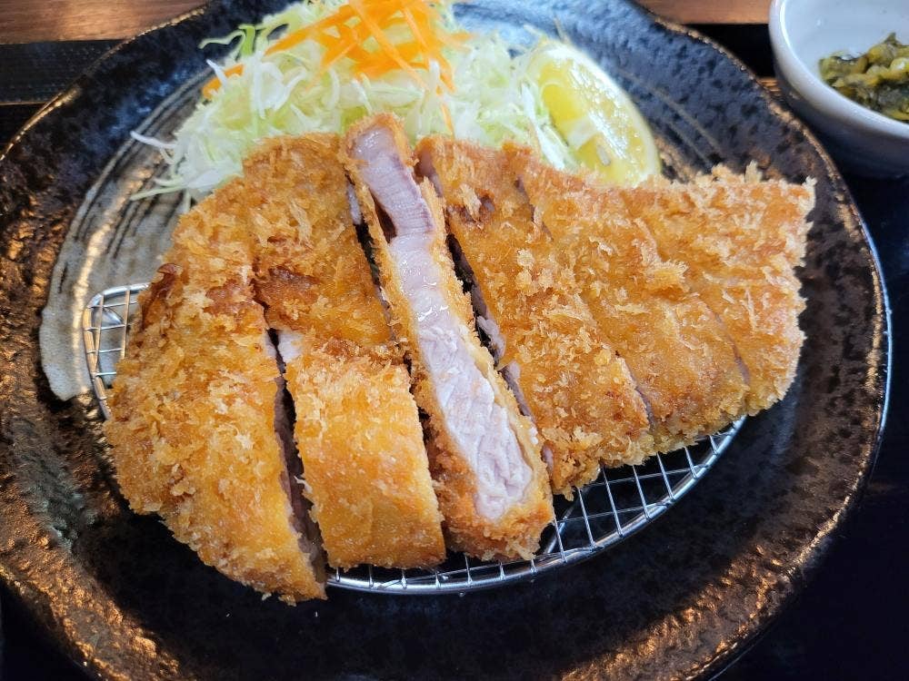とんかつ源治