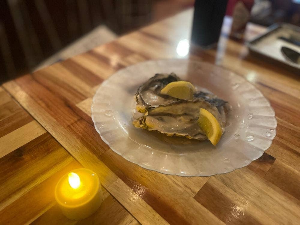 牡蠣とワインと魚と肉と。元住吉にて