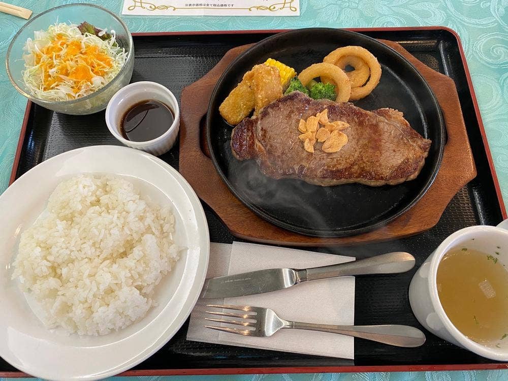 レストラン もみじ